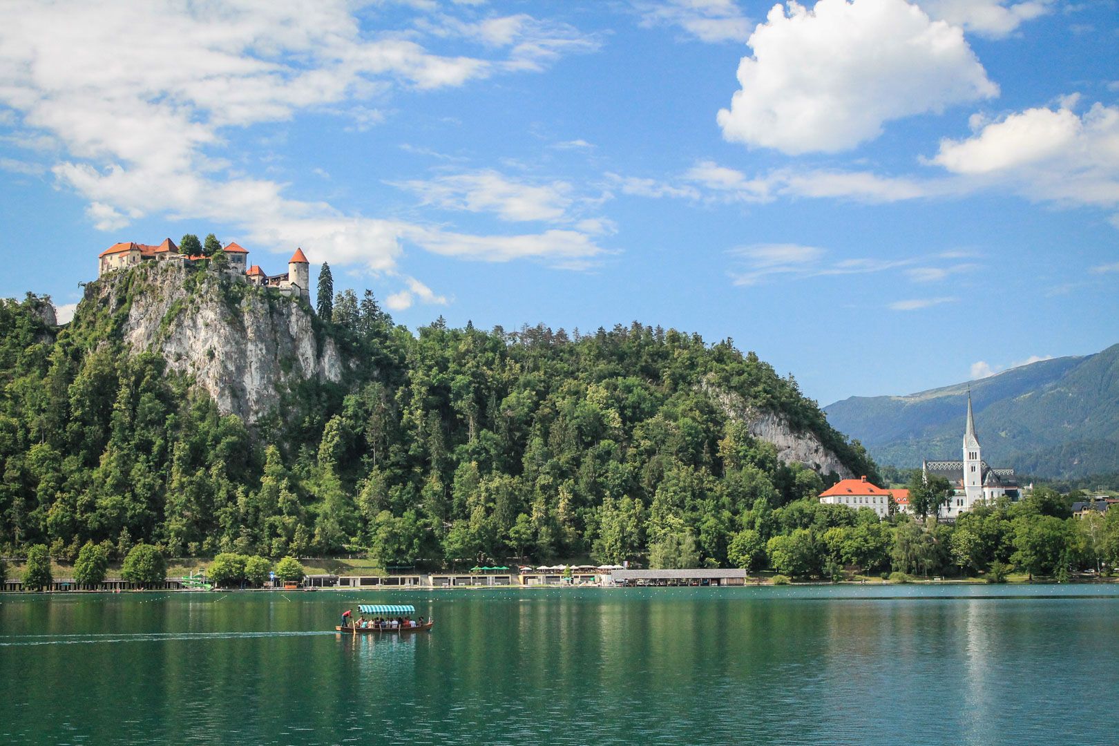 Canot sur le lac de Bled