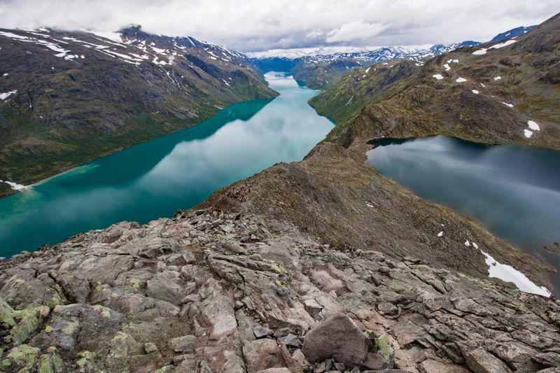 Le lac Bessvatn depuis la crête de Besseggen