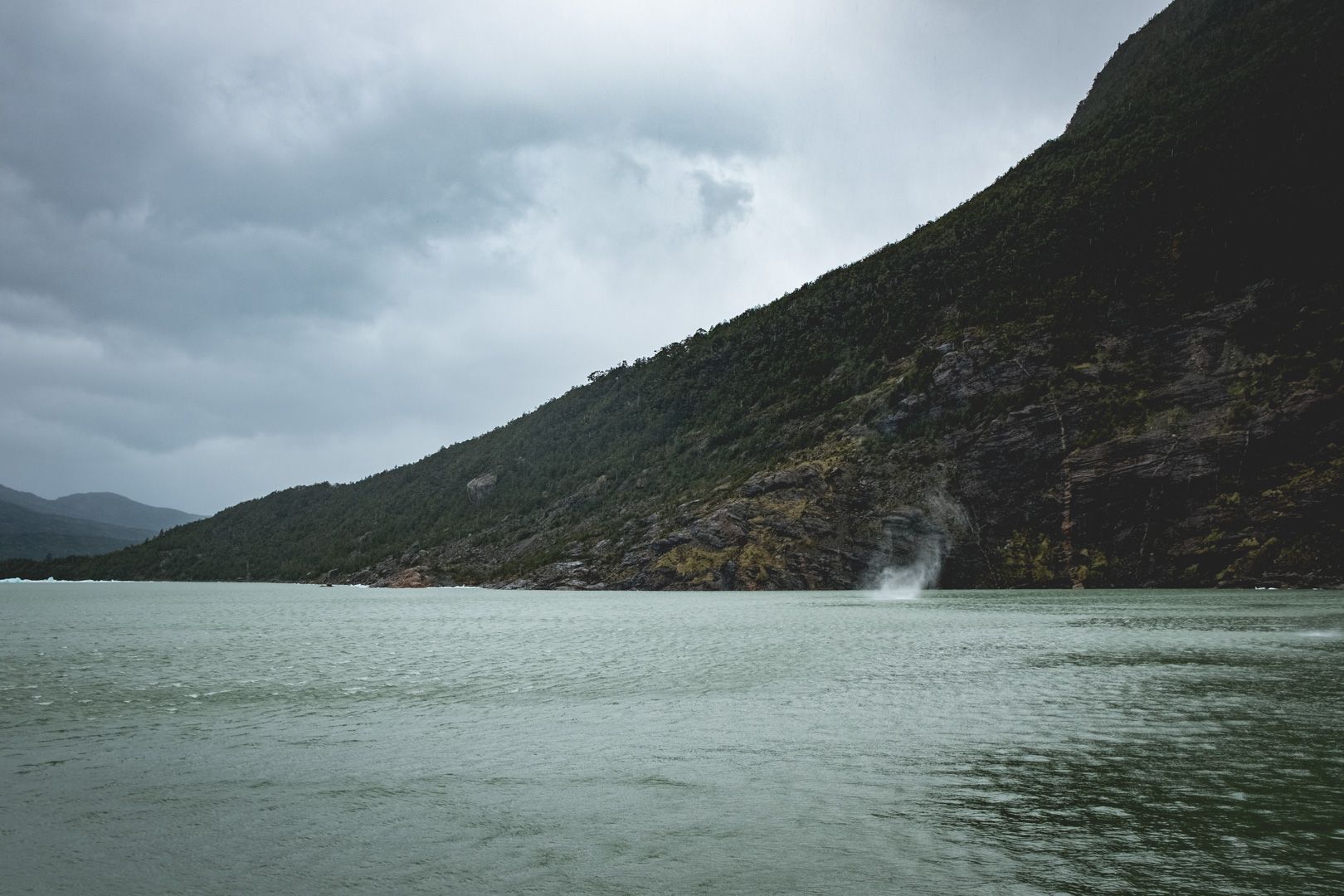 Kayak sur le lac Serrano