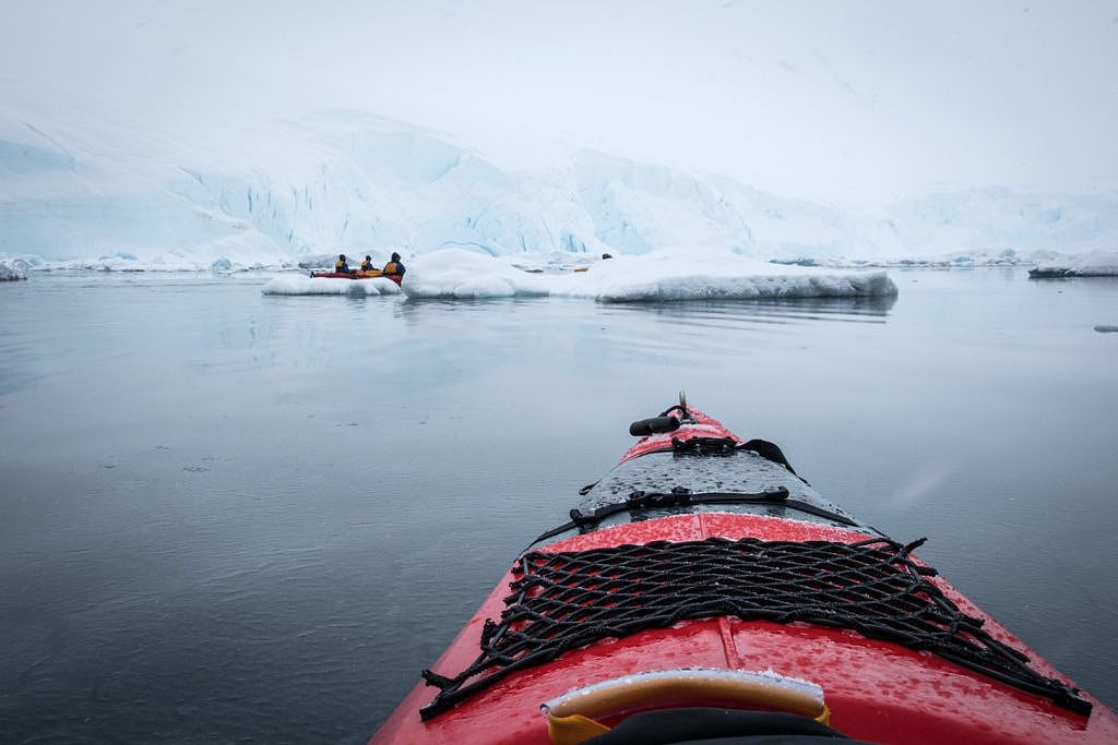 Faire du kayak en Antarctique